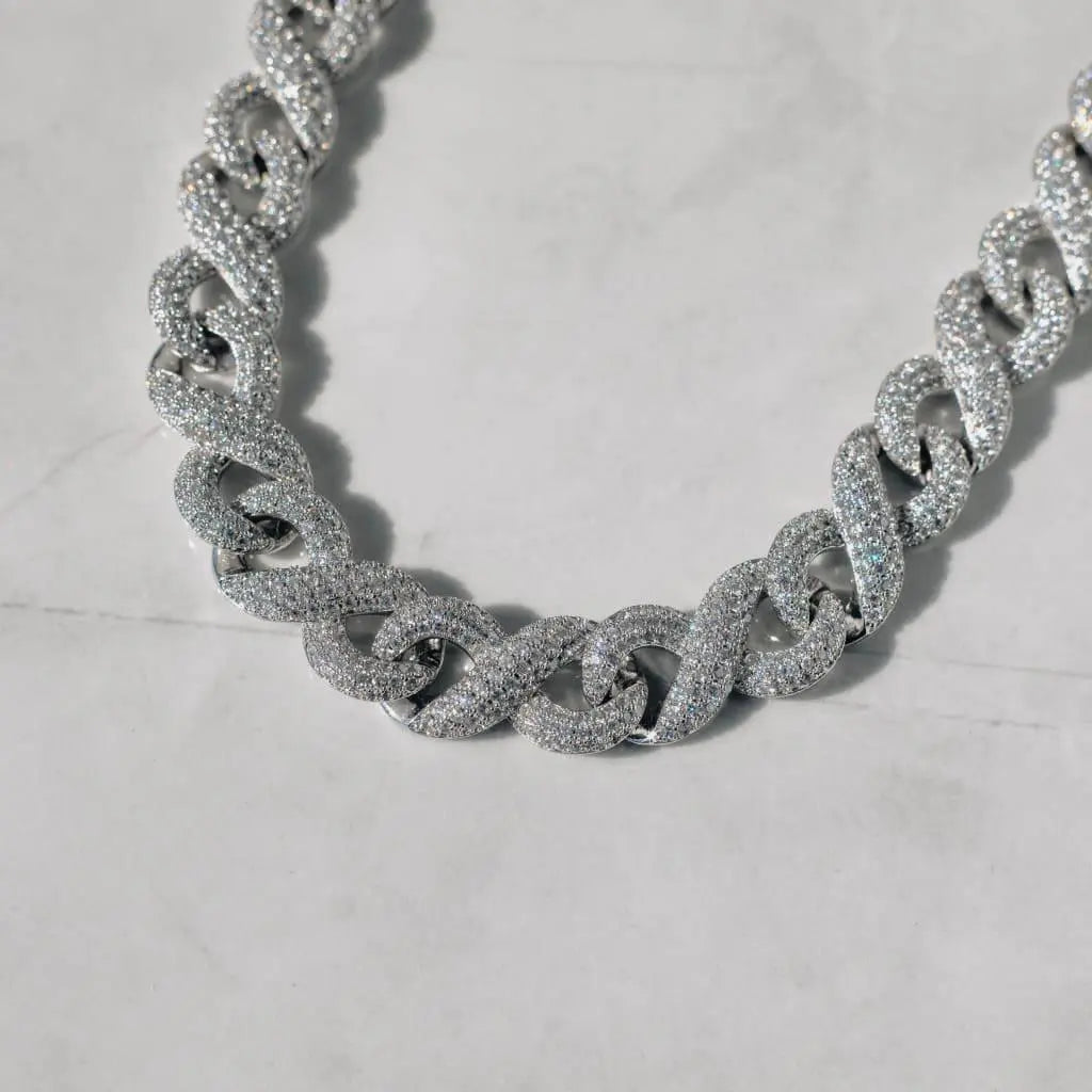 DIVINE CRYSTAL POLISHED CHAIN