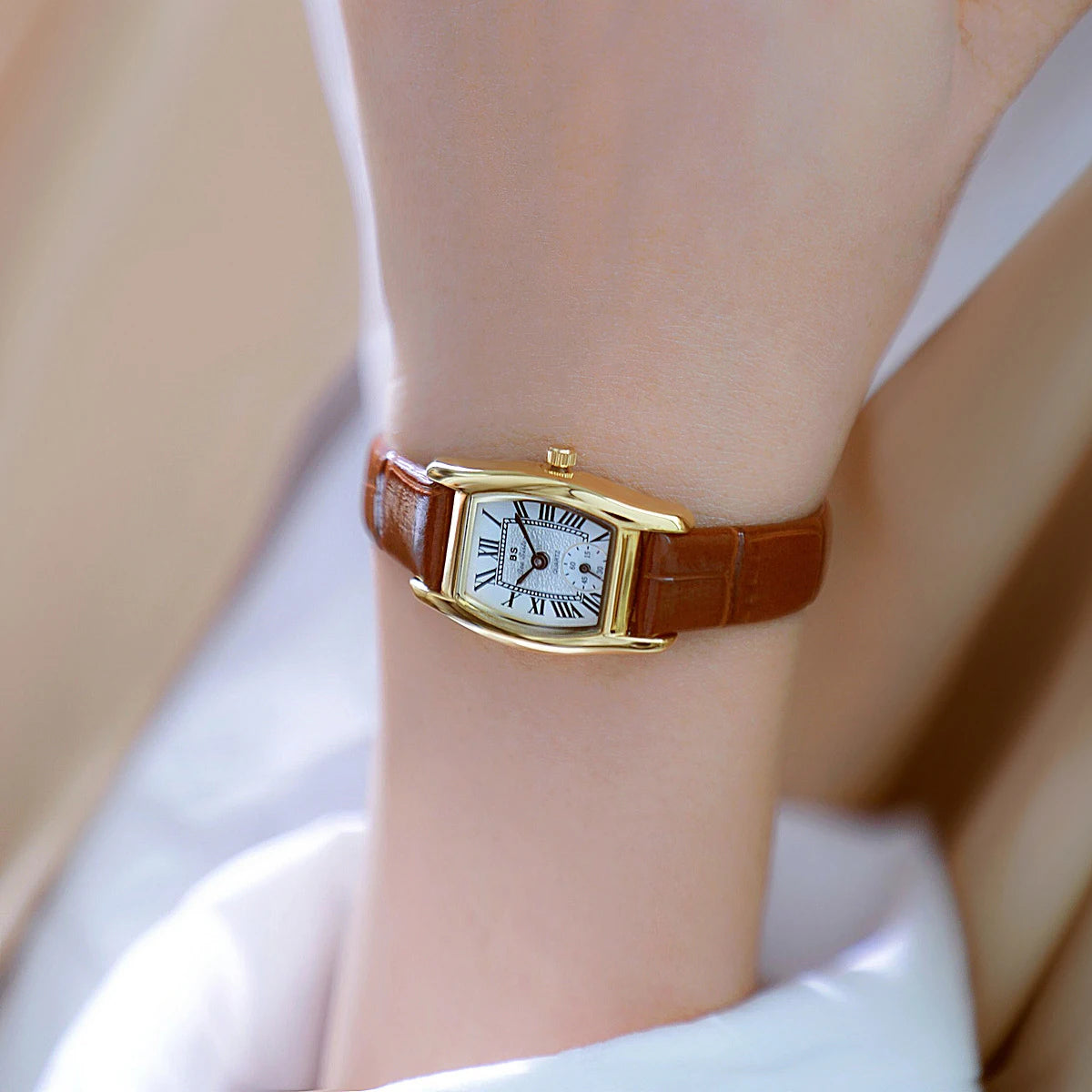 ICONIC GOLD BRACELET WATCH