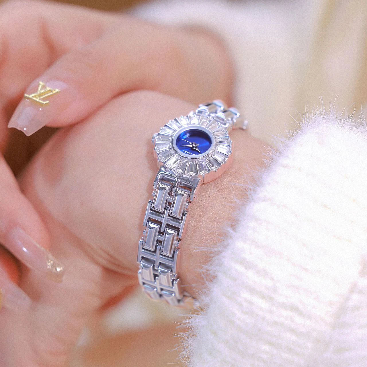 QUEEN GOLD BRACELET WATCH