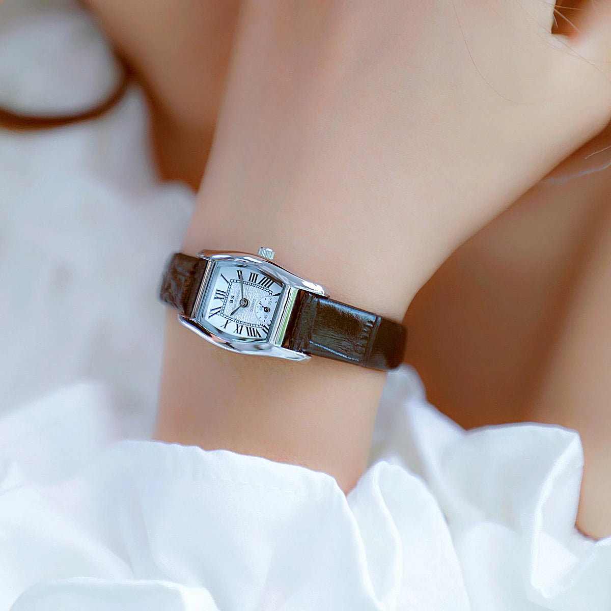 ICONIC GOLD BRACELET WATCH